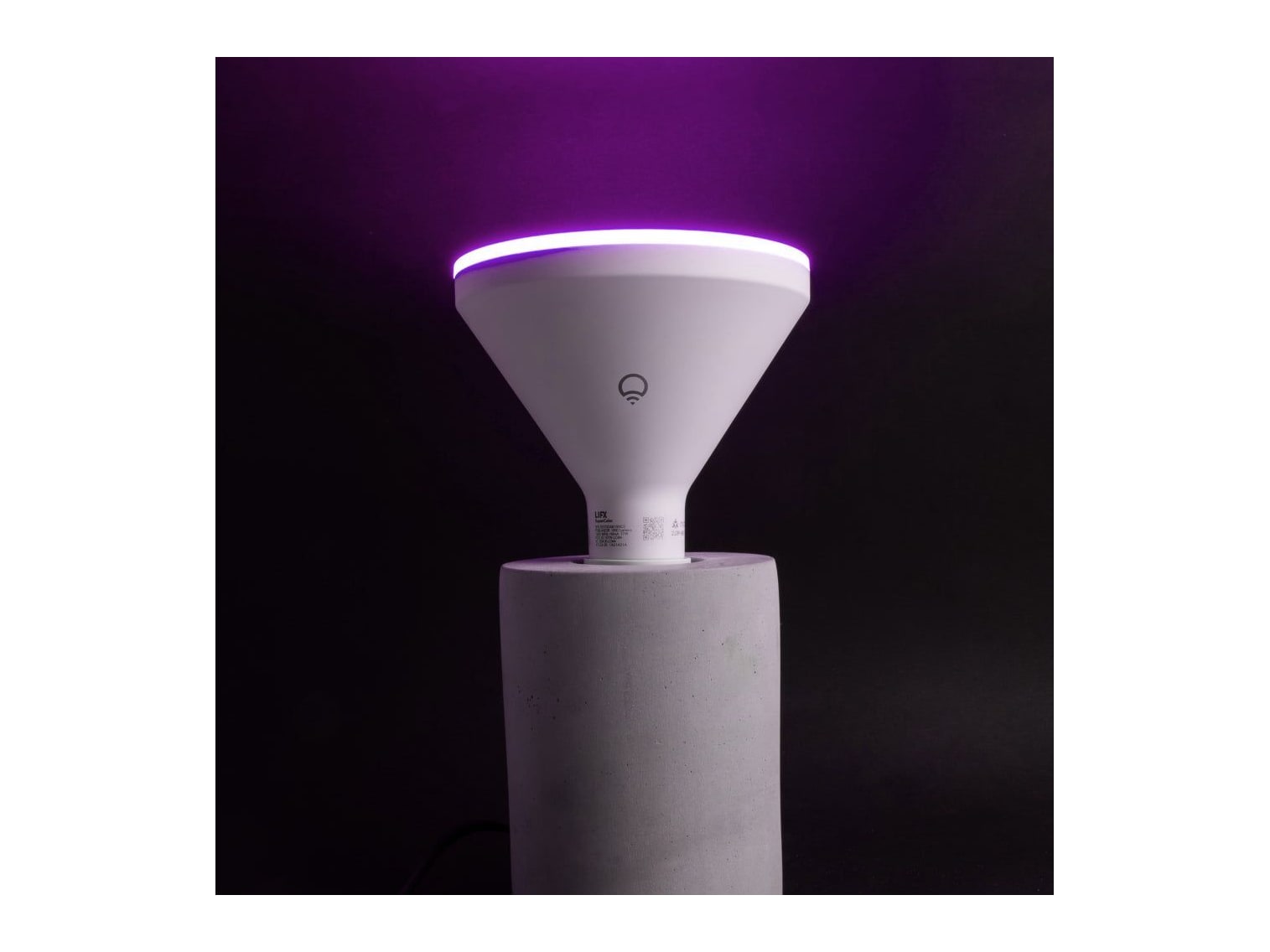 LIFX - Outdoor SuperColor Flood Light PAR38 Smart Lighting