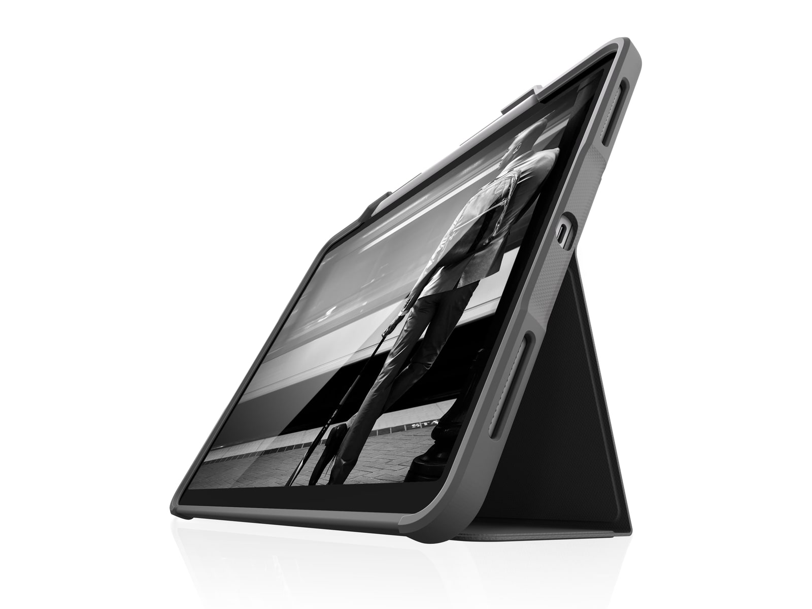 STM Goods - Dux Plus Case for iPad Pro 12.9" 6th/5th/4th/3rd gen - Black