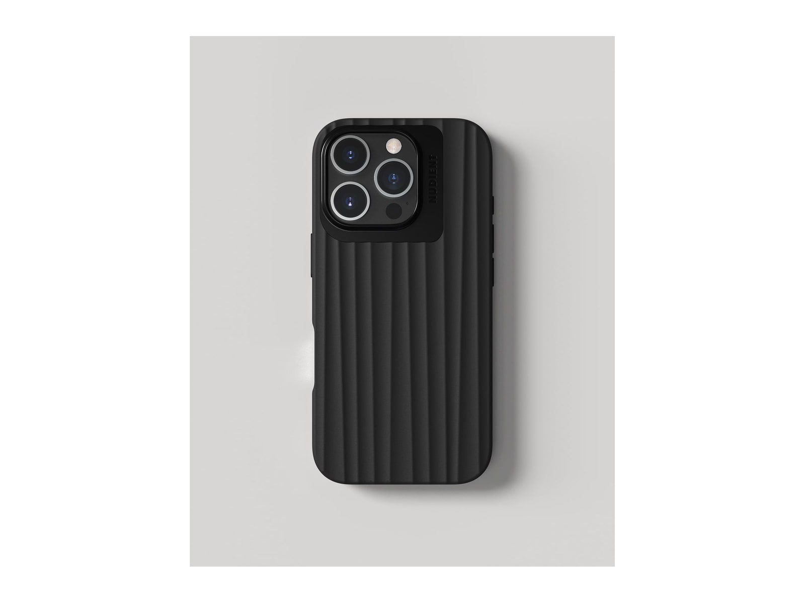 Nudient - Bold Case with MagSafe for iPhone 16 Pro - Charcoal Black