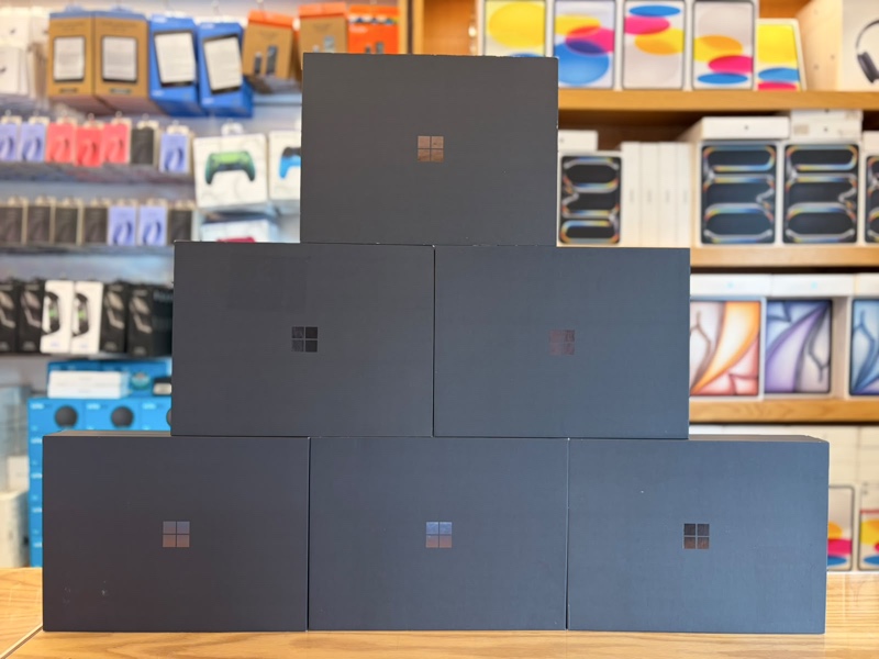Surface Laptop 8th 